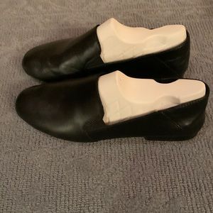 Ryanne Loafers by earth Origins